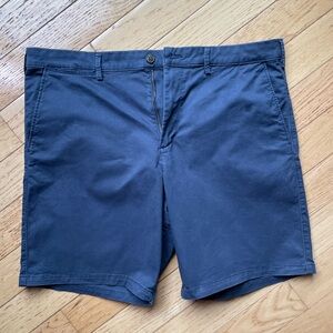 GAP Men's Navy Blue Khaki Shorts